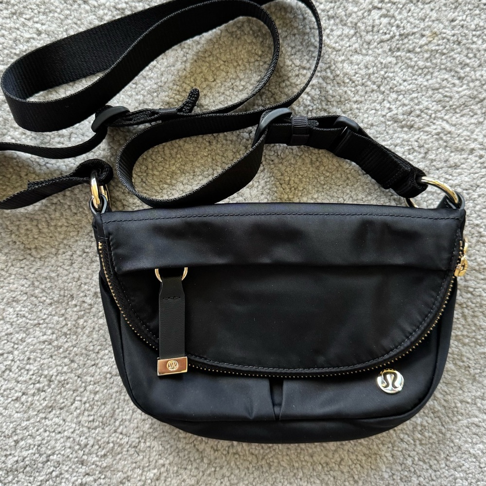 LULULEMON ALL NIGHT FESTIVAL BAG (2019 style)